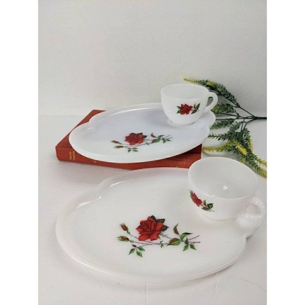 Vintage Federal Glass Snack plate Rosecrest, Red rose